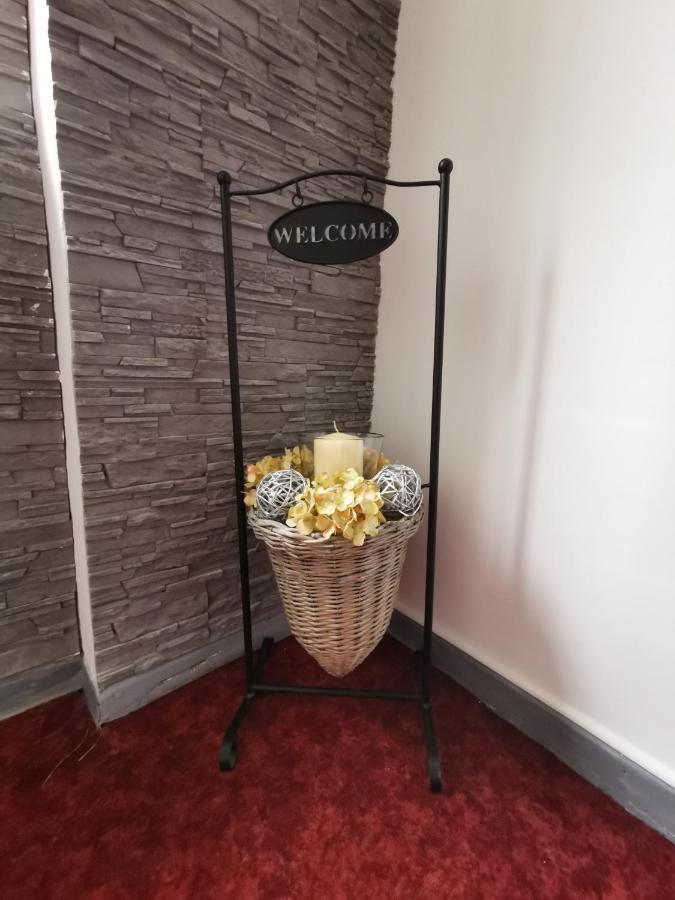 Hotel Zur Linde Rommerskirchen Kültér fotó