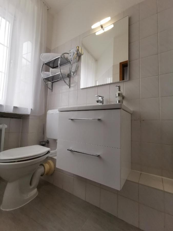 Hotel Zur Linde Rommerskirchen Szoba fotó