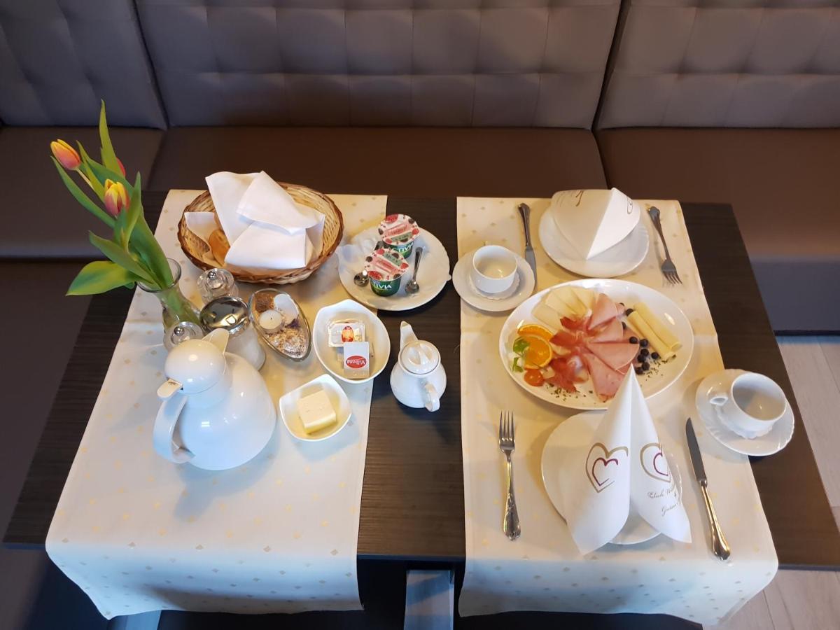 Hotel Zur Linde Rommerskirchen Kültér fotó