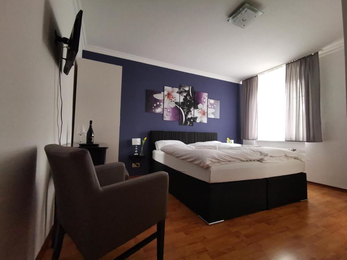 Hotel Zur Linde Rommerskirchen Kültér fotó