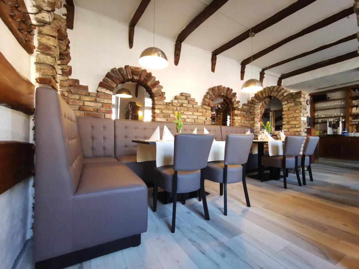 Hotel Zur Linde Rommerskirchen Kültér fotó