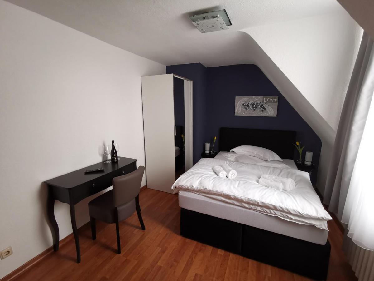 Hotel Zur Linde Rommerskirchen Kültér fotó