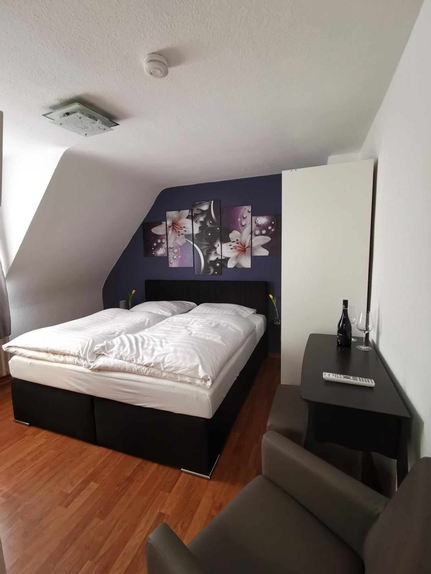 Hotel Zur Linde Rommerskirchen Szoba fotó
