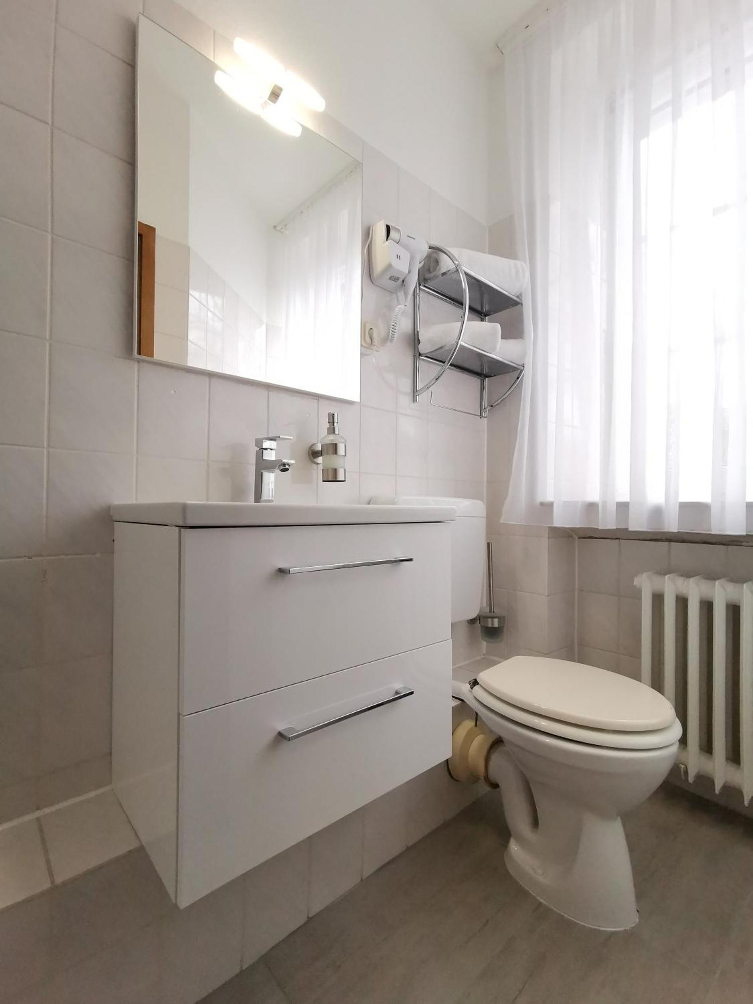 Hotel Zur Linde Rommerskirchen Szoba fotó