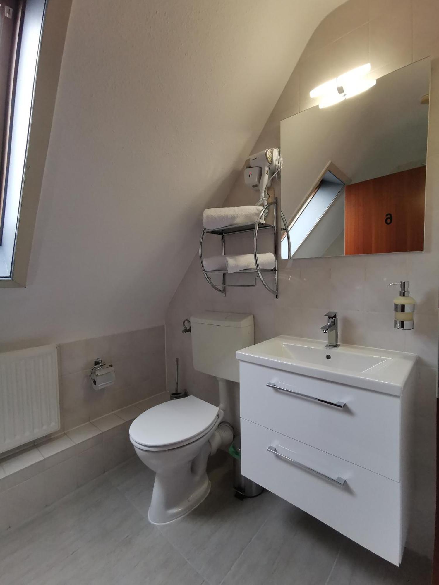 Hotel Zur Linde Rommerskirchen Szoba fotó